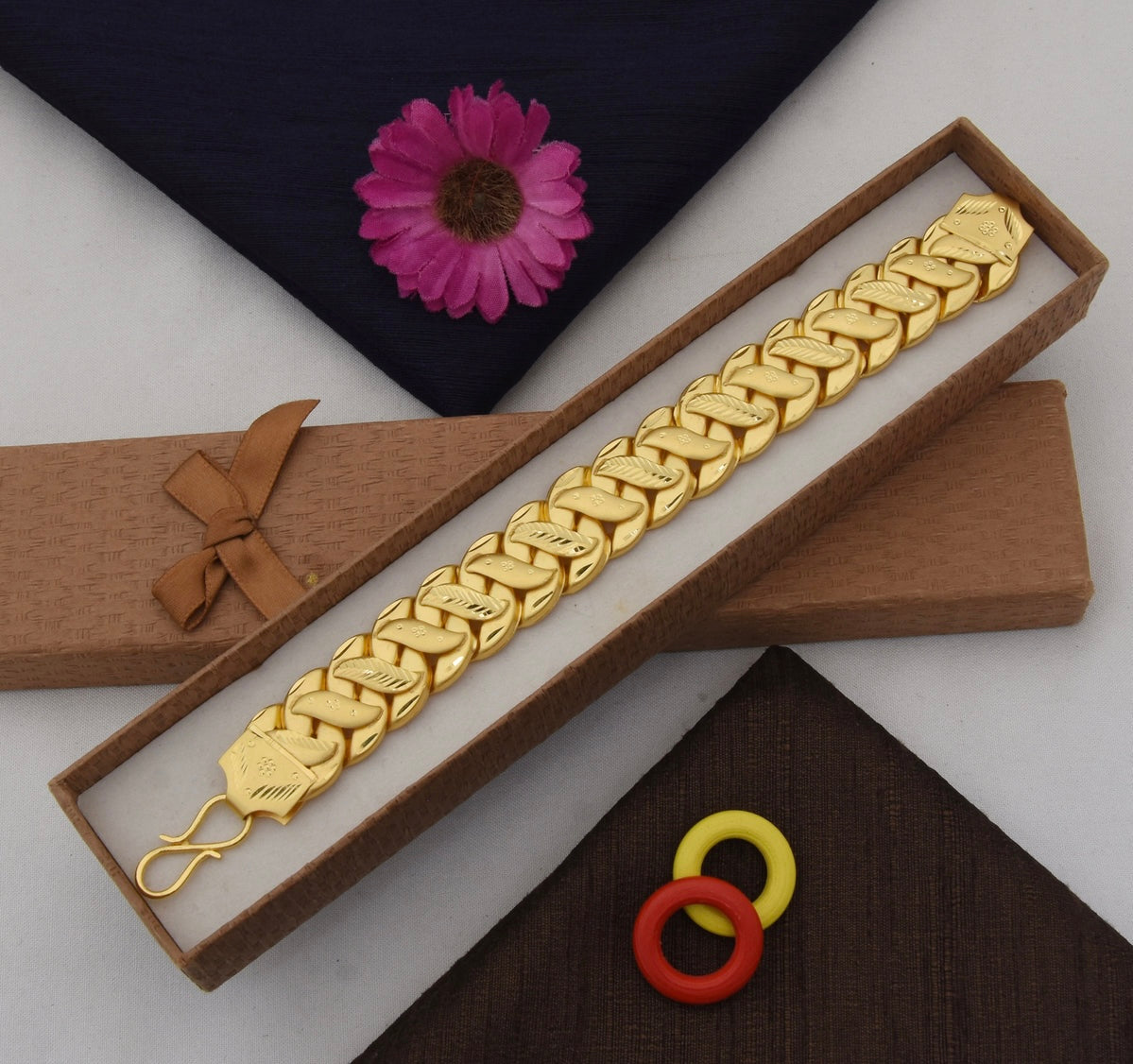 Pokal Bracelet Men | 22 Kt Gold Plated