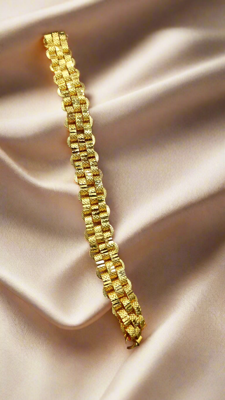 Evan Lucky Bracelet Men | 22 Kt Gold Plated