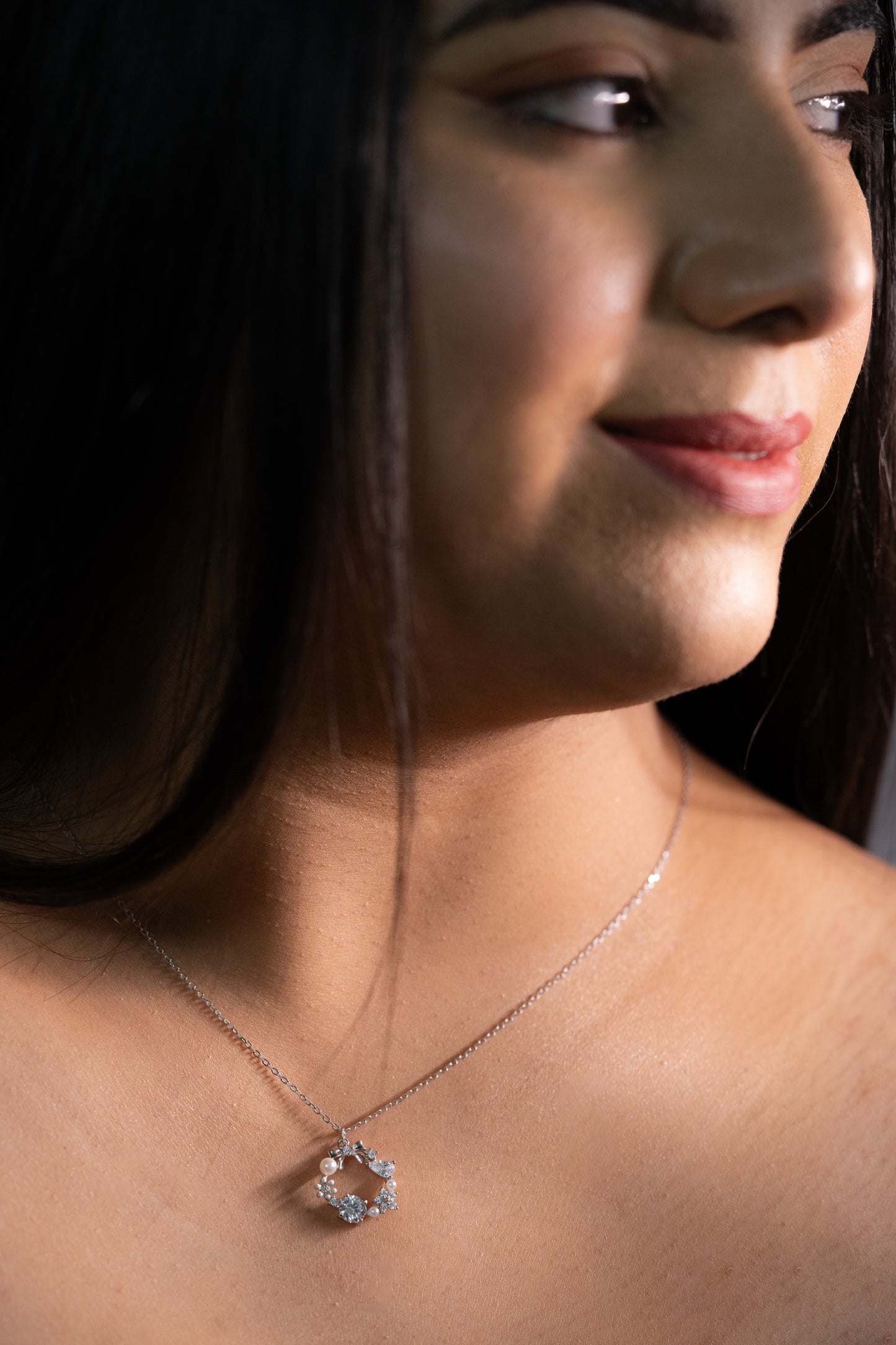 Silver Drop Wreath Pendant with Link Chain